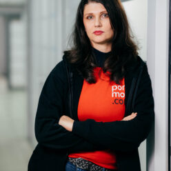 Олена Шустова